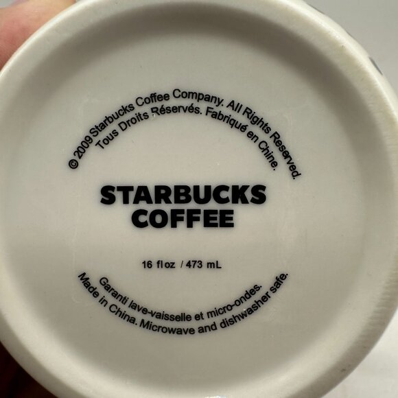 Starbucks Coffee Snowflake Ceramic Mug 16 Oz White Gray & Gold Winter Design - Picture 6 of 6